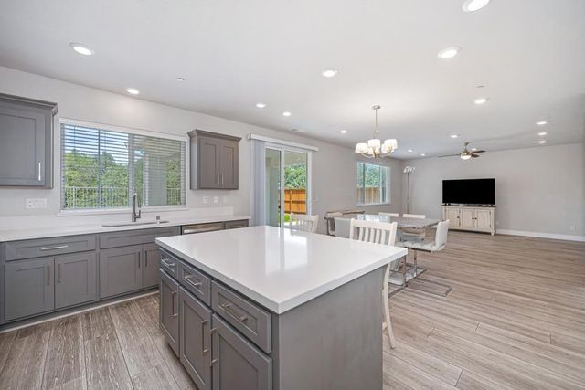 486 Red Sand Ct, Rocklin, CA 95765
