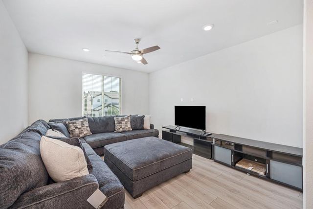 486 Red Sand Ct, Rocklin, CA 95765