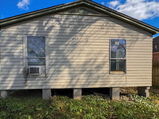 9401 Heatherside Street, Houston, TX 77016