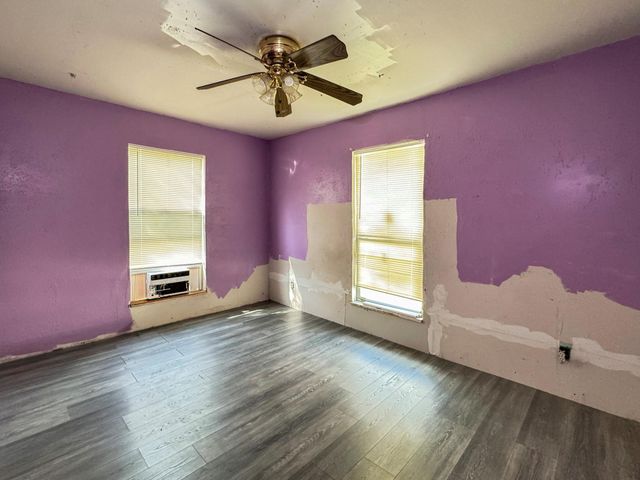 9401 Heatherside Street, Houston, TX 77016