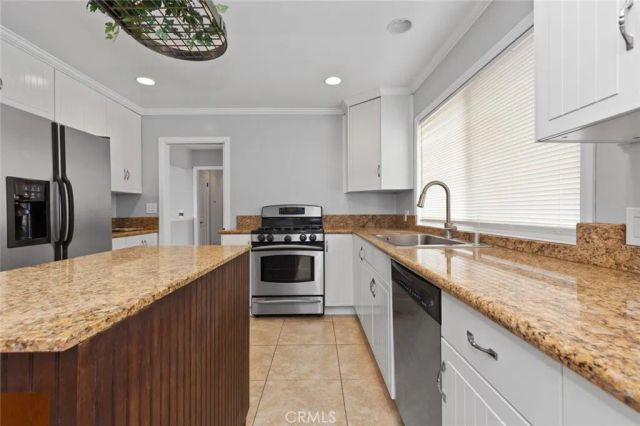831 E Hoover, Orange, CA 92867