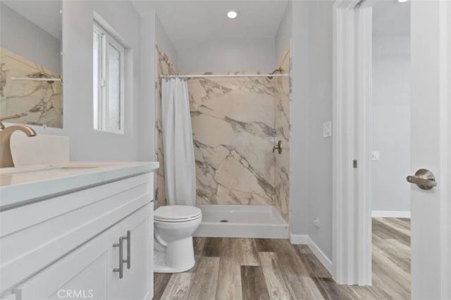 831 E Hoover, Orange, CA 92867
