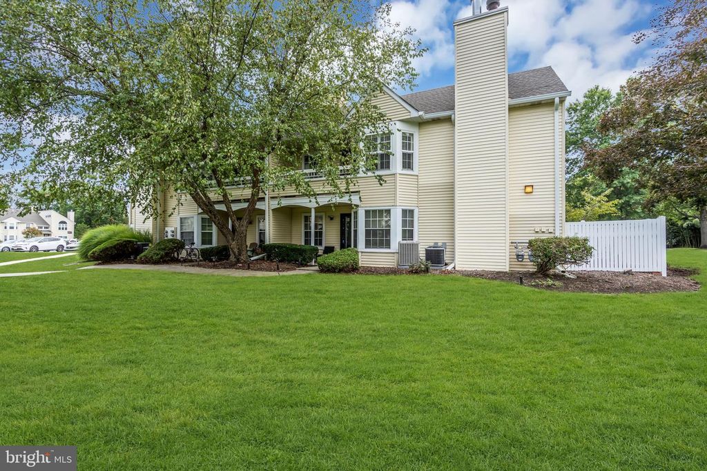 12 DENNIS CT, HIGHTSTOWN, NJ 08520 — photo 3