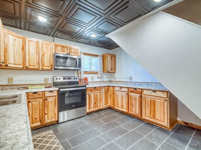 118 E 7th St, Walsenburg, CO 81089