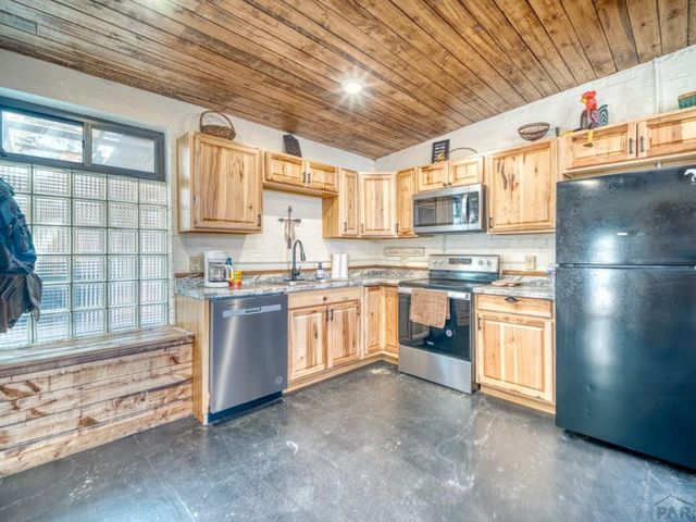 118 E 7th St, Walsenburg, CO 81089