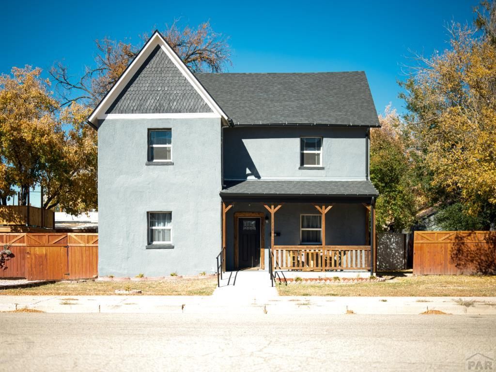 118 E 7th St, Walsenburg, CO 81089