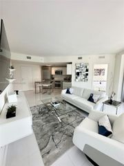 1300 Brickell Bay Dr 3101, Miami, FL 33131