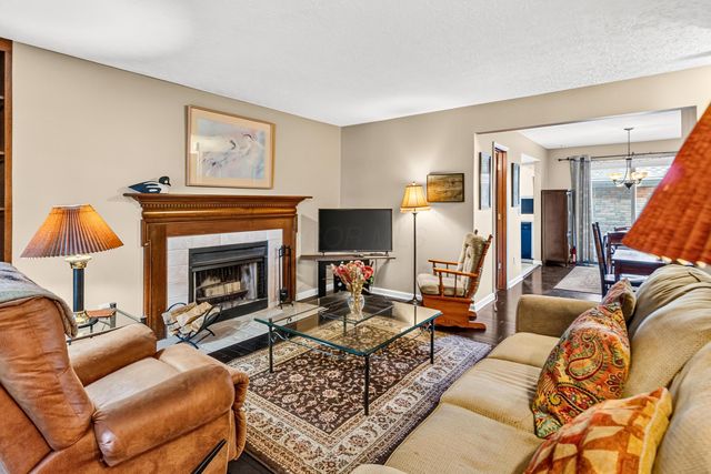 5298 Bethel Woods Drive, Columbus, OH 43220