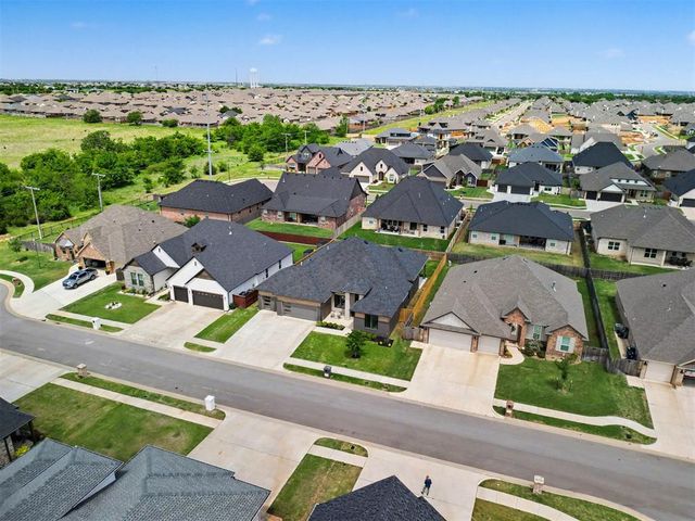 9321 NW 84th Terrace, Yukon, OK 73099