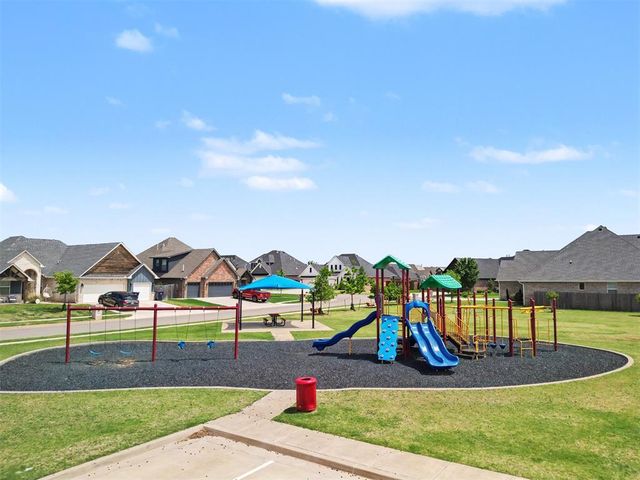 9321 NW 84th Terrace, Yukon, OK 73099