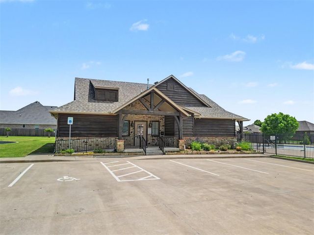 9321 NW 84th Terrace, Yukon, OK 73099