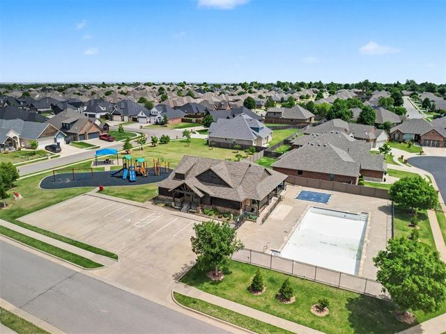 9321 NW 84th Terrace, Yukon, OK 73099