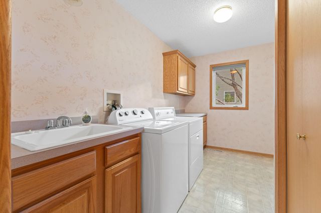 1478 Violet Lane, Eagan, MN 55122