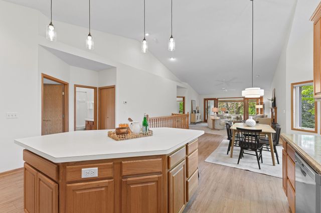 1478 Violet Lane, Eagan, MN 55122