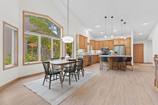 1478 Violet Lane, Eagan, MN 55122