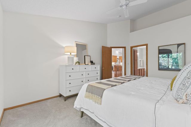 1478 Violet Lane, Eagan, MN 55122
