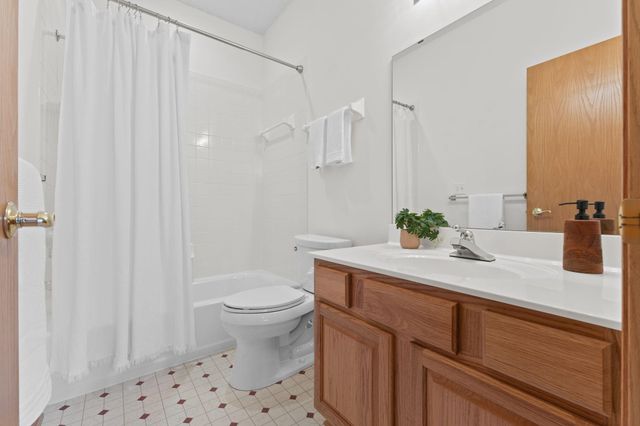 1478 Violet Lane, Eagan, MN 55122