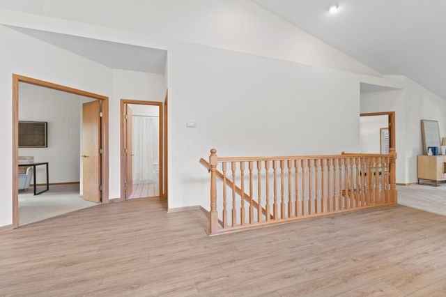 1478 Violet Lane, Eagan, MN 55122