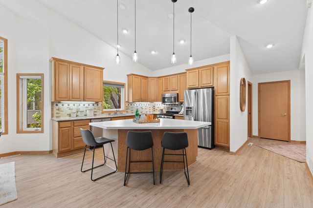 1478 Violet Lane, Eagan, MN 55122