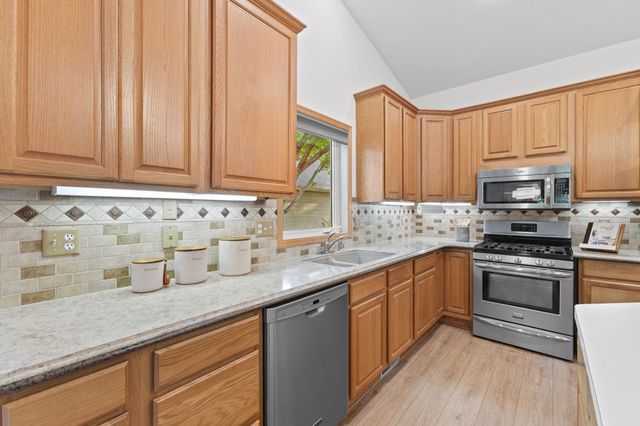 1478 Violet Lane, Eagan, MN 55122