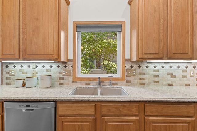 1478 Violet Lane, Eagan, MN 55122