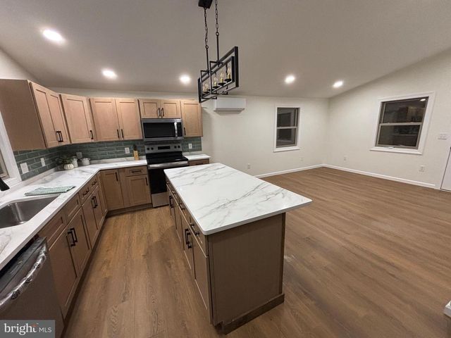 2614 LAKE FERNDALE DR., Springfield, WV 26763