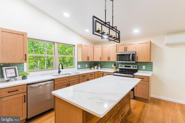 2614 LAKE FERNDALE DR., Springfield, WV 26763