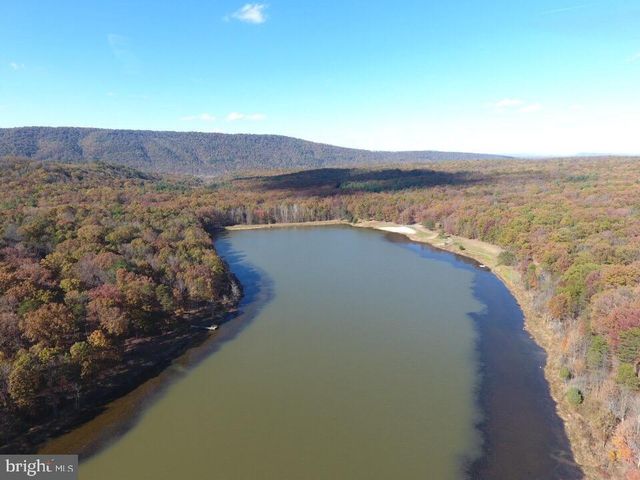 2614 LAKE FERNDALE DR., Springfield, WV 26763