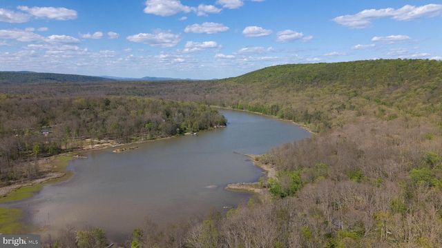 2614 LAKE FERNDALE DR., Springfield, WV 26763