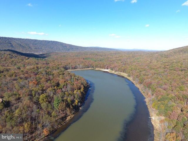 2614 LAKE FERNDALE DR., Springfield, WV 26763