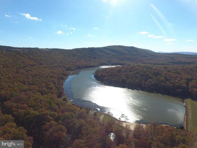 2614 LAKE FERNDALE DR., Springfield, WV 26763