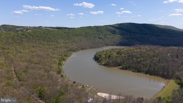 2614 LAKE FERNDALE DR., Springfield, WV 26763