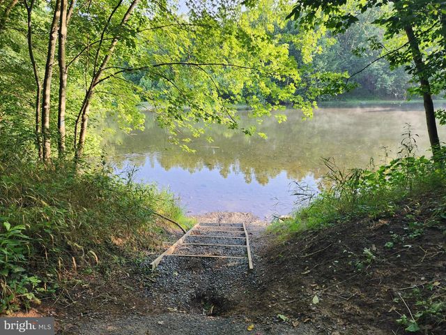 2614 LAKE FERNDALE DR., Springfield, WV 26763