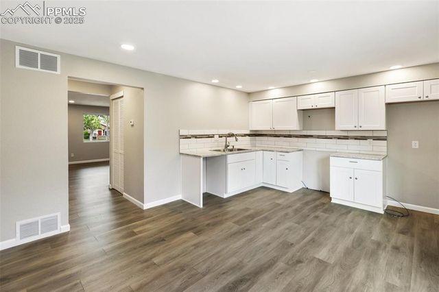 392 W Rockrimmon Boulevard C, Colorado Springs, CO 80919