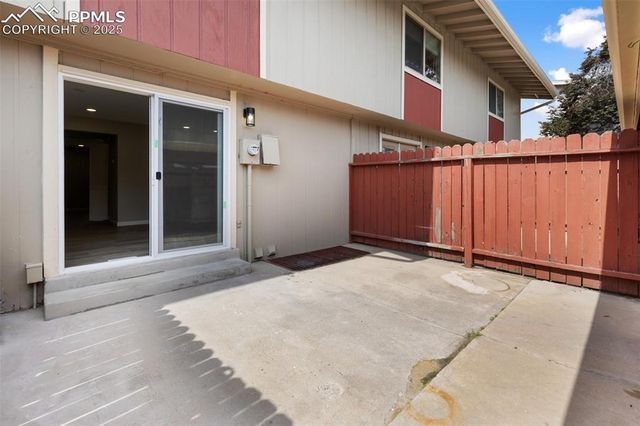 392 W Rockrimmon Boulevard C, Colorado Springs, CO 80919