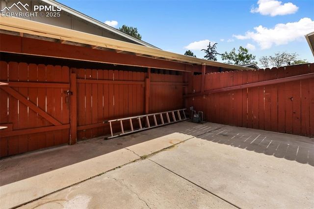 392 W Rockrimmon Boulevard C, Colorado Springs, CO 80919