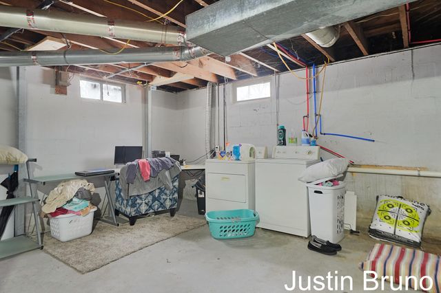 1237 James Avenue, Muskegon, MI 49442