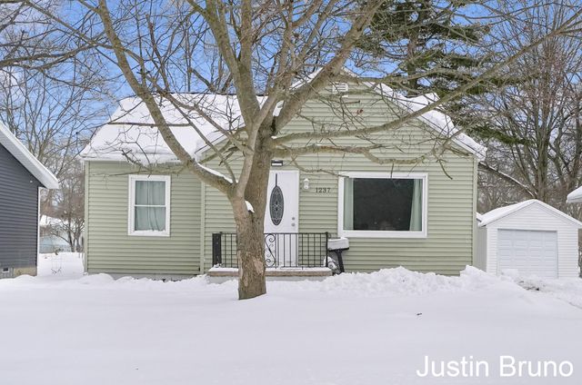 1237 James Avenue, Muskegon, MI 49442