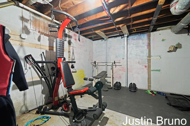 1237 James Avenue, Muskegon, MI 49442