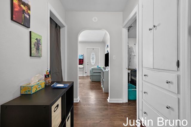 1237 James Avenue, Muskegon, MI 49442