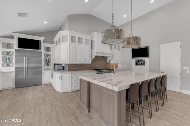 9016 N 60TH Street, Paradise Valley, AZ 85253