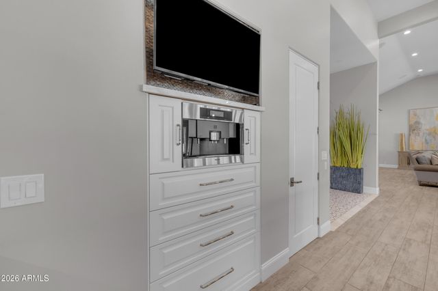 9016 N 60TH Street, Paradise Valley, AZ 85253