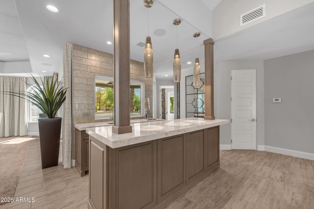 9016 N 60TH Street, Paradise Valley, AZ 85253