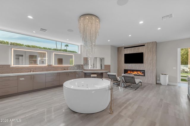 9016 N 60TH Street, Paradise Valley, AZ 85253
