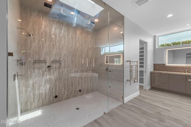 9016 N 60TH Street, Paradise Valley, AZ 85253
