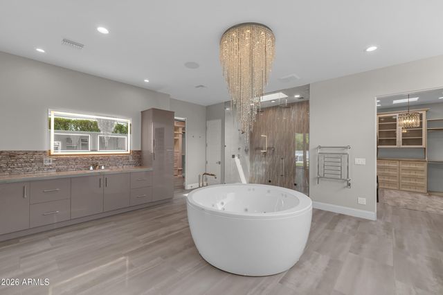 9016 N 60TH Street, Paradise Valley, AZ 85253