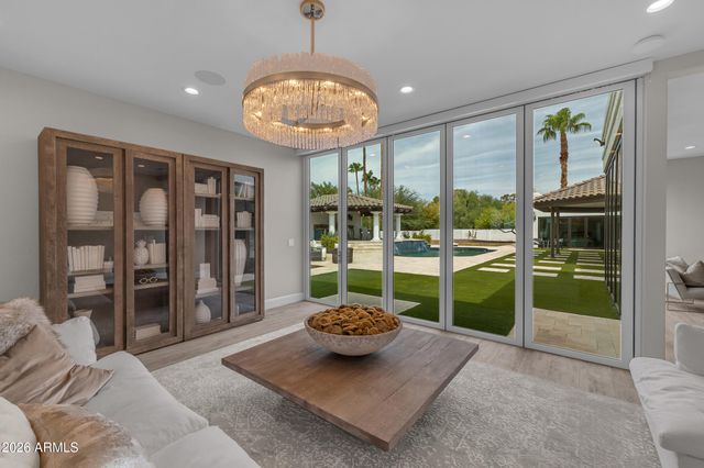 9016 N 60TH Street, Paradise Valley, AZ 85253