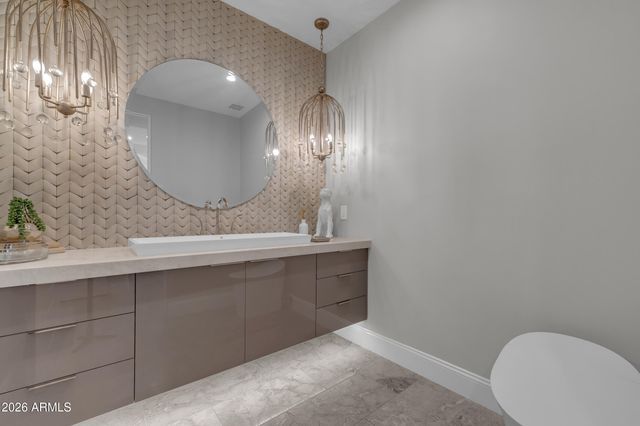 9016 N 60TH Street, Paradise Valley, AZ 85253