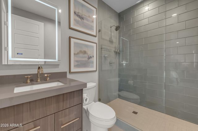 9016 N 60TH Street, Paradise Valley, AZ 85253