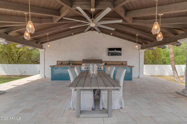 9016 N 60TH Street, Paradise Valley, AZ 85253